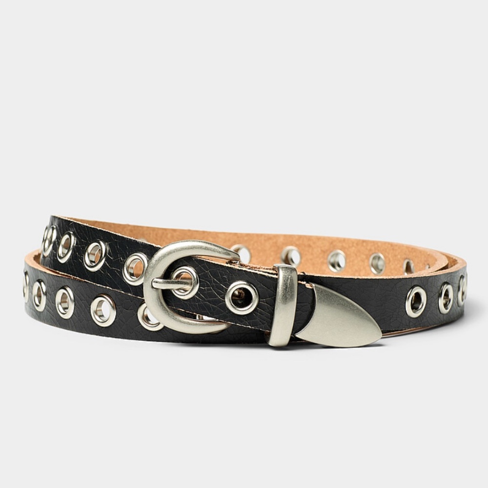 Retro black thin crackled leather belt with grommets NWT